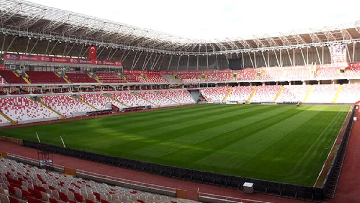 4 Eylül Stadı, Fenerbahçe maçına hazırlanıyor! Maç günü yağış yok...