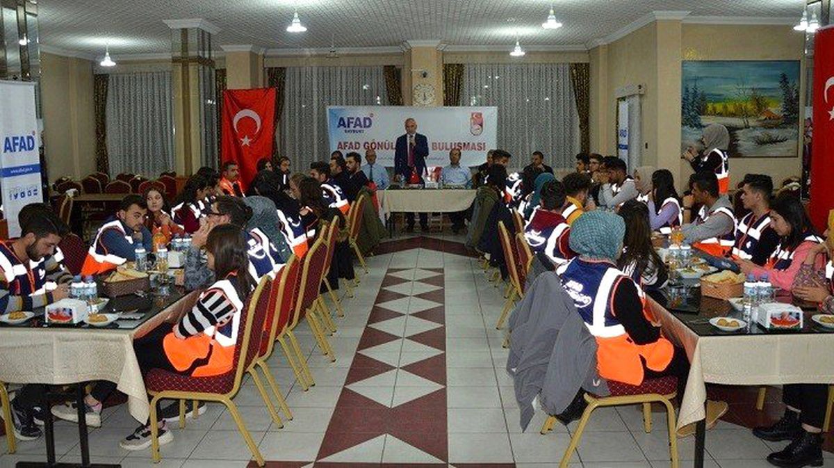AFAD gönüllüleri tanışma toplantısında bir araya geldi