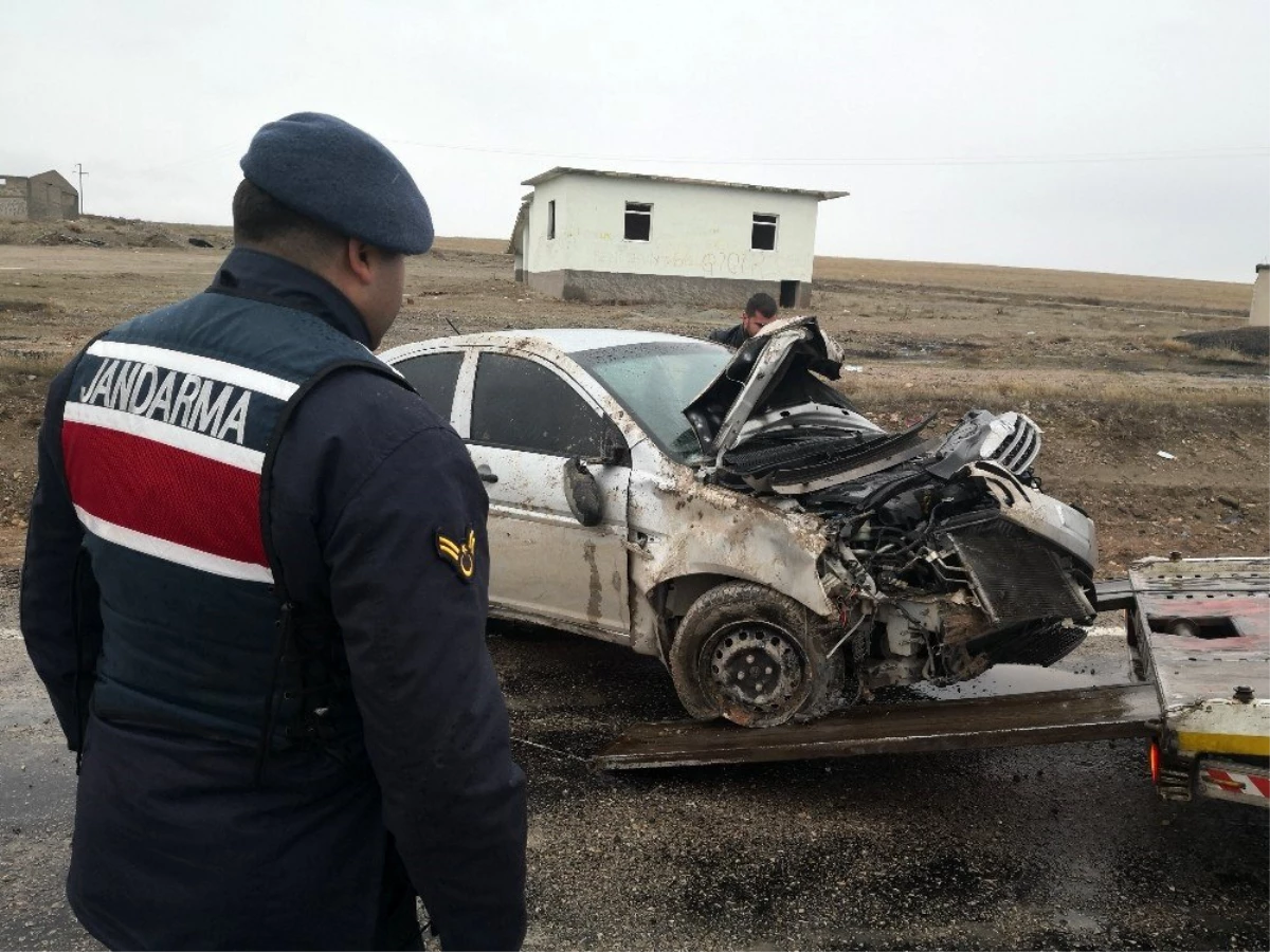 Aksaray\'da otomobil takla attı: 2 yaralı