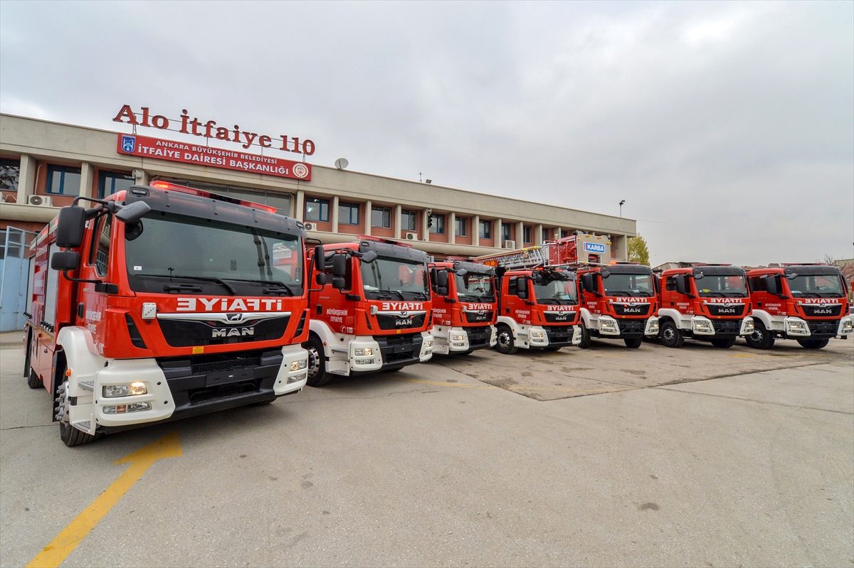 Ankara İtfaiyesi yeni araçlarla filosunu genişletti