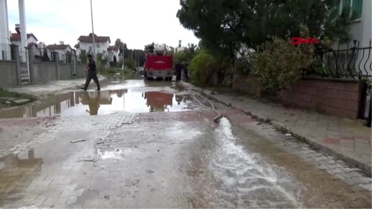 Antalya serik\'te dere taştı villaları su bastı