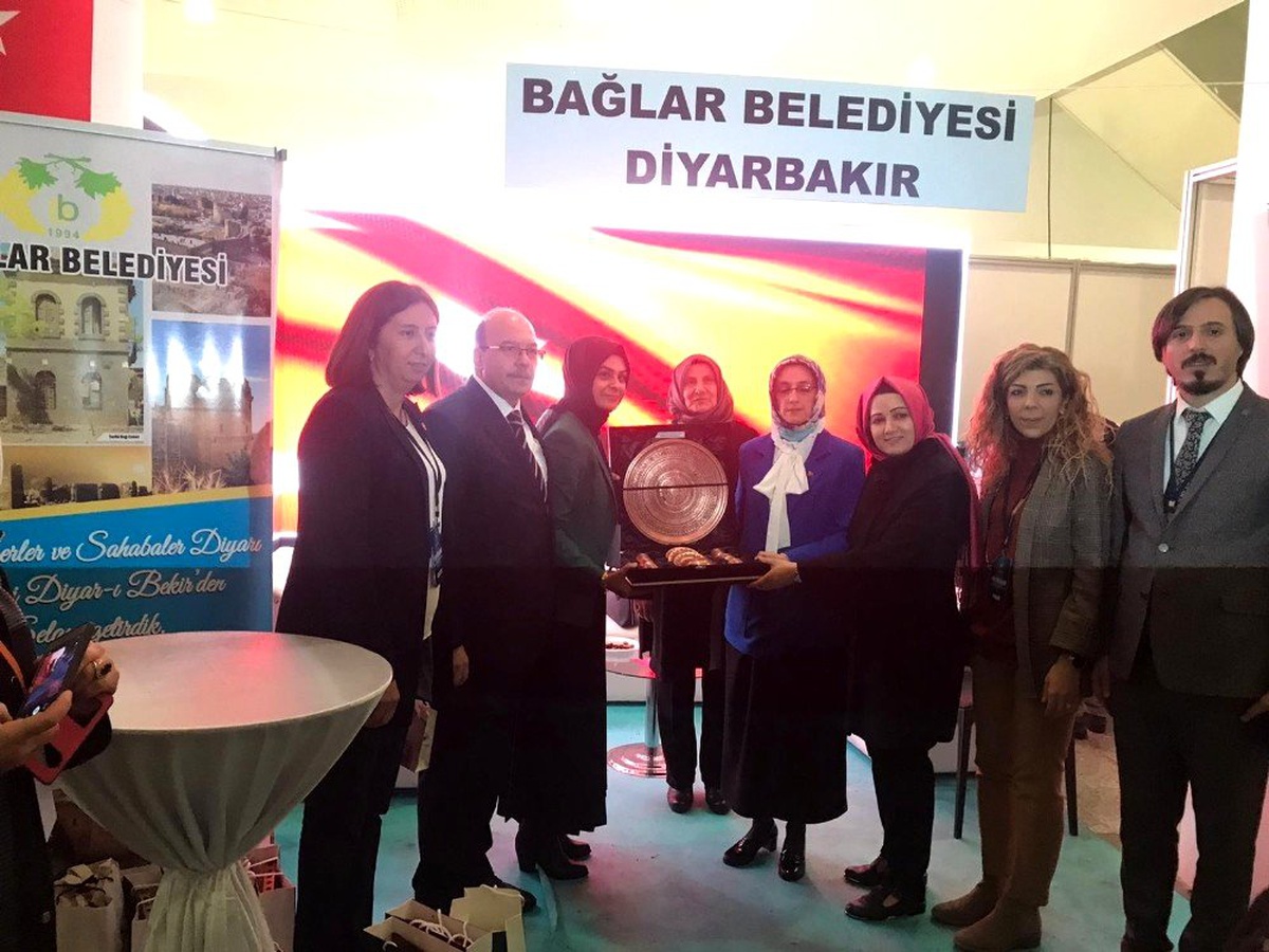Bağlar Belediyesi\'nden AK Parti\'li belediyeler buluşmasına stantlı katılım