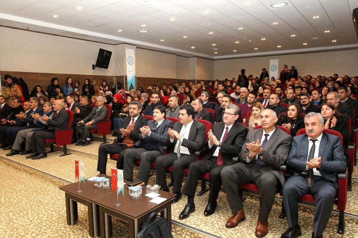 BEÜ\'de "Türkiye\'de Hak Arayışı Yolları" paneli