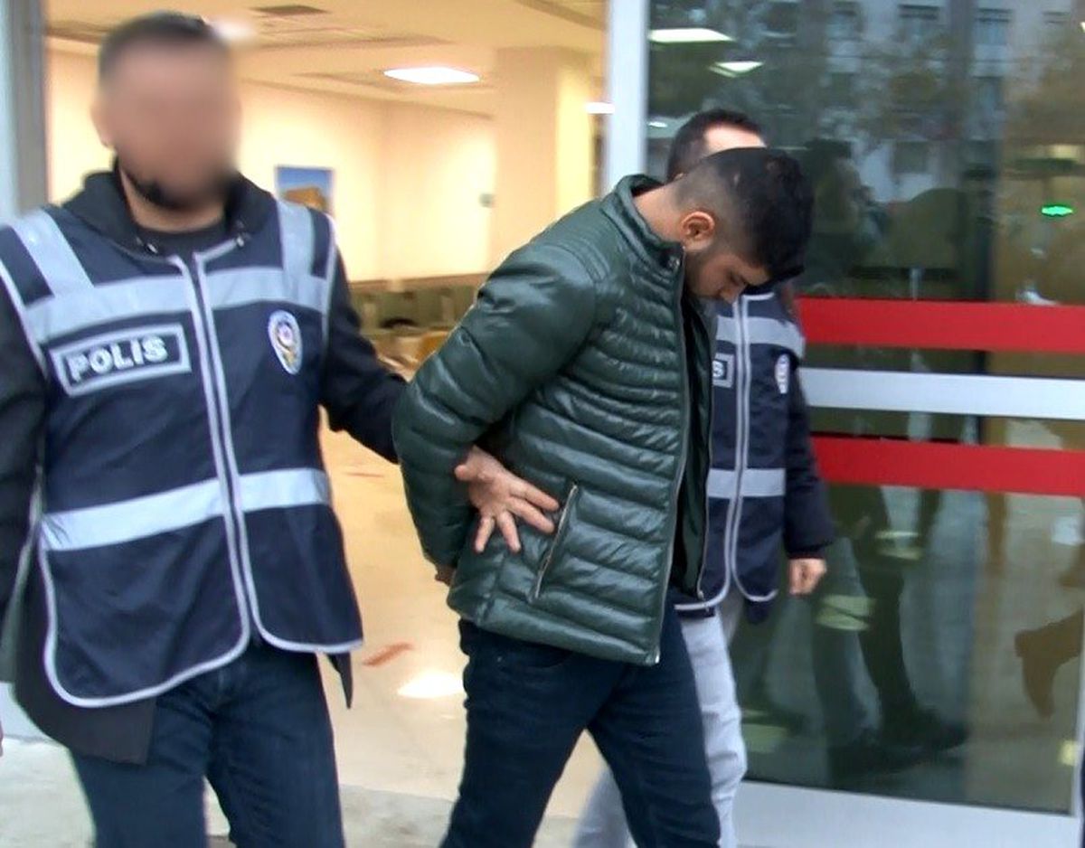 Bıçak ve tabancayla öğrencileri gasp etti, "hatırlamıyorum" dedi