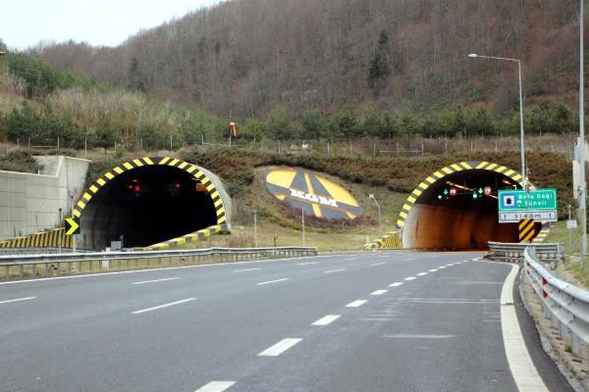 Bolu Dağı tüneli, çift yönlü olarak ulaşıma kapandı