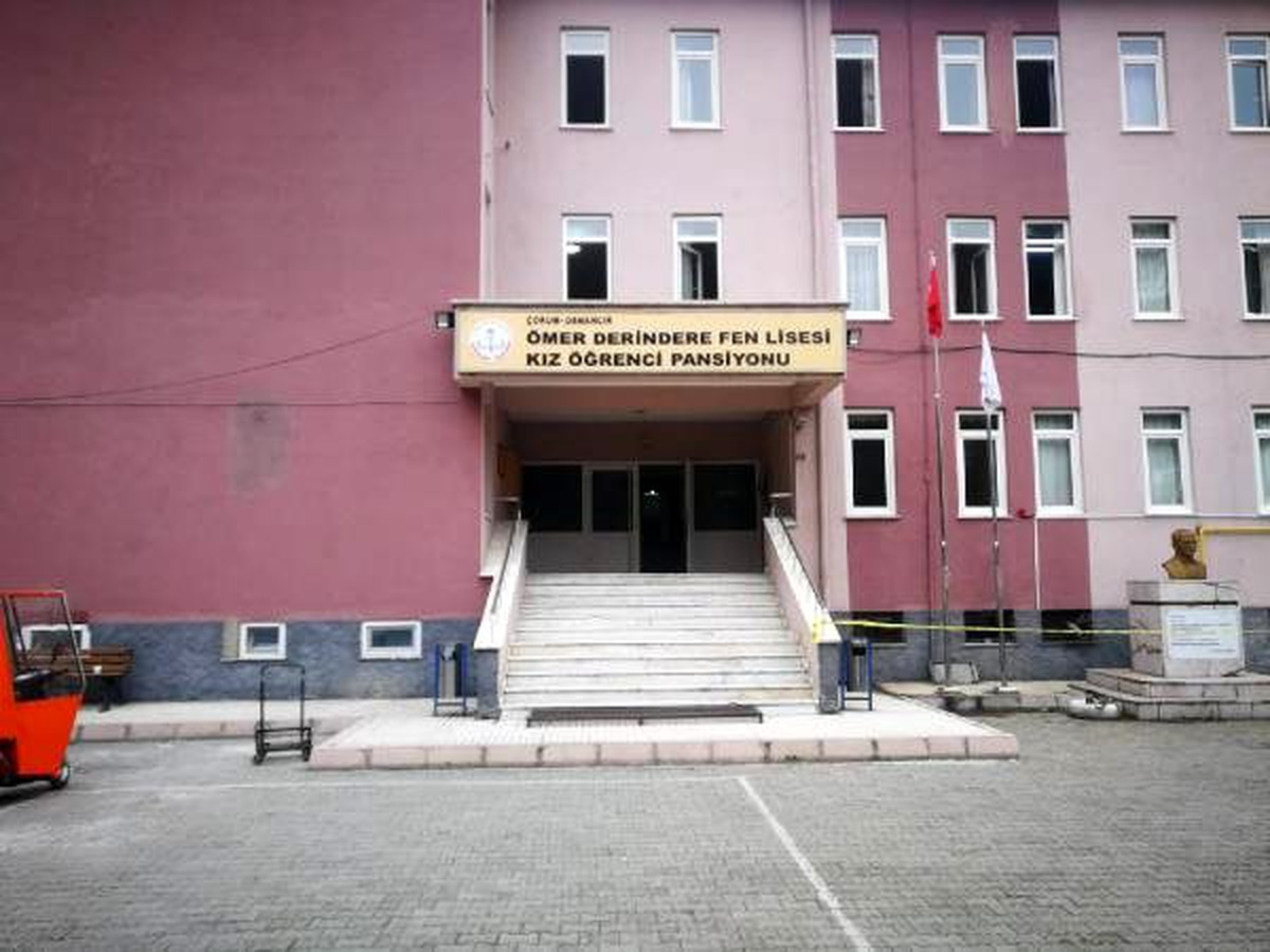 Çorum\'da kız öğrenci yurdunda zehirlenme: 105 kişi hastaneye kaldırıldı