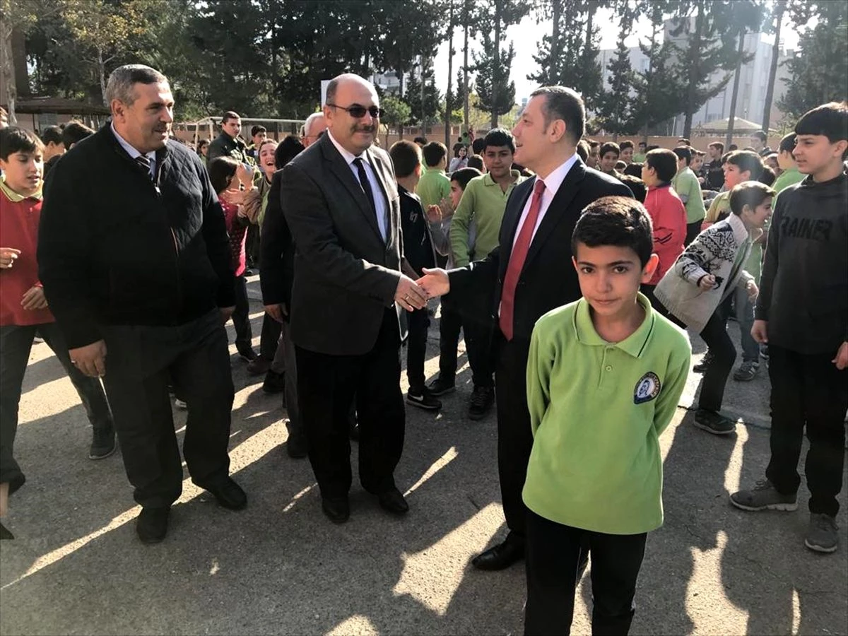 Dörtyol Kaymakamı Murat Bulacak, öğrencileri ziyaret etti