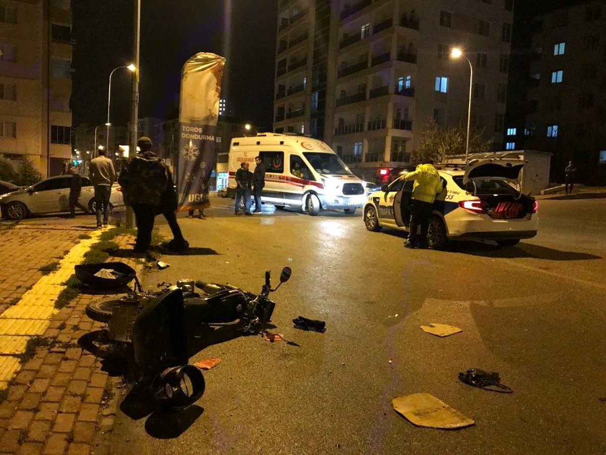 Ehliyetsiz motosiklet sürücüsü kaza yaptı