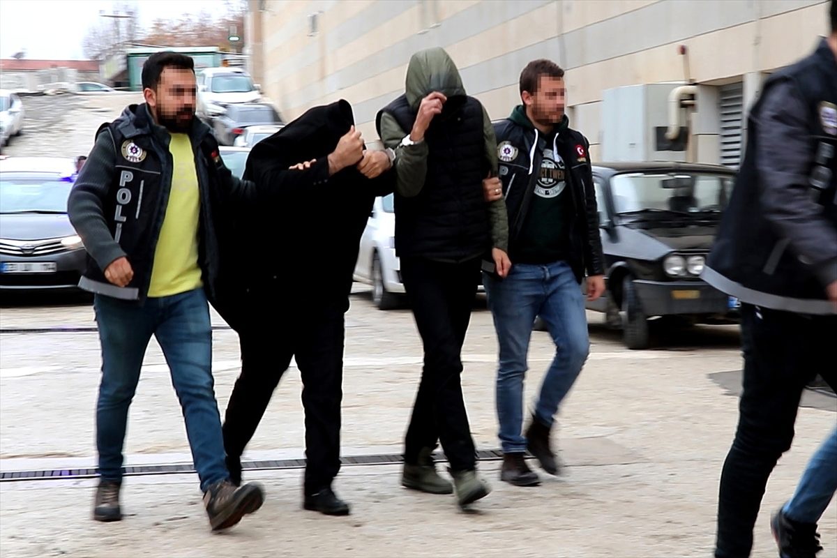 Elazığ\'daki uyuşturucu operasyonunda yakalanan 7 kişiden 6\'sı tutuklandı