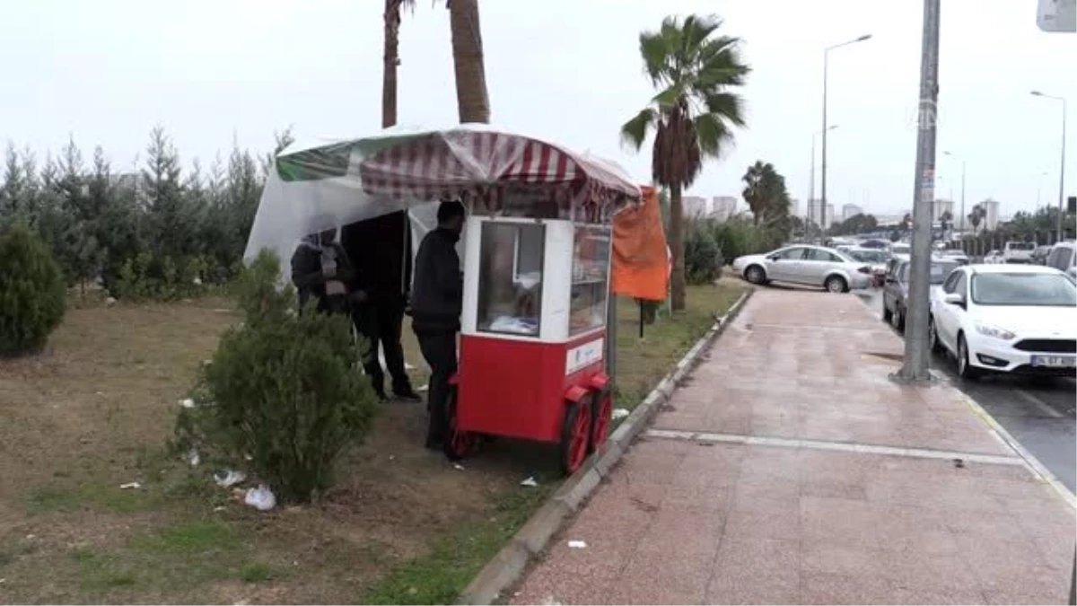 Engelli simitçi, çalınan "ekmek teknesinin" yerine yenisine kavuştu