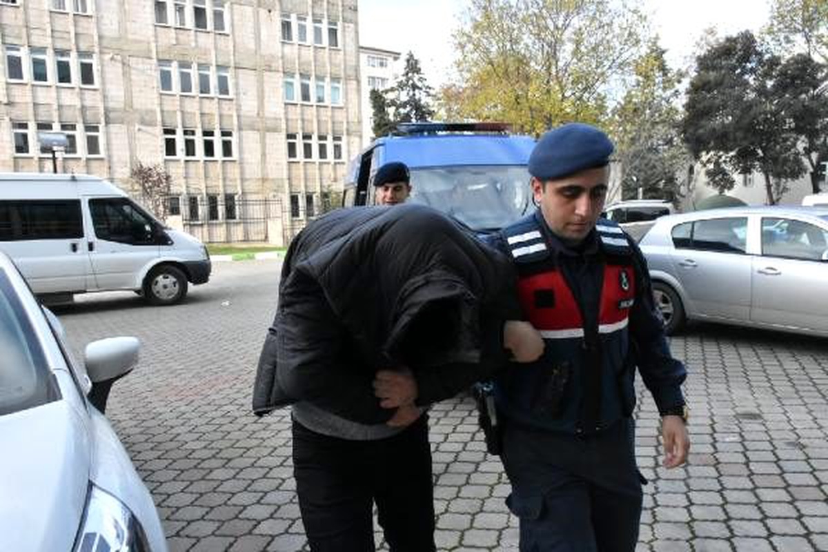Eşinin otomobilini yakıp, görüntüsünü gönderdi (2)