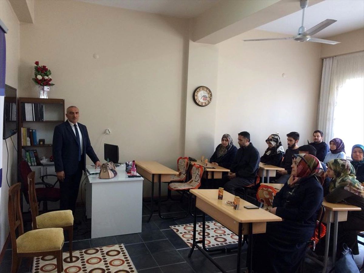 "Evliliğe ilk adım" semineri yapıldı
