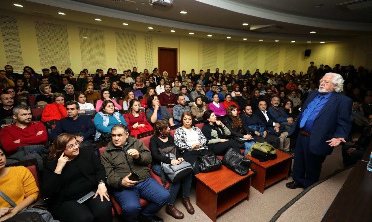 GAÜN\'de \'Evrim Nedir Konferansı\'na öğrencilerden yoğun ilgi