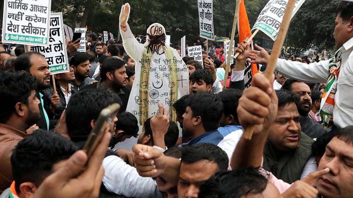 Hindistan\'da Müslümanları vatandaşlıktan dışlayan tasarı parlamentodan geçti