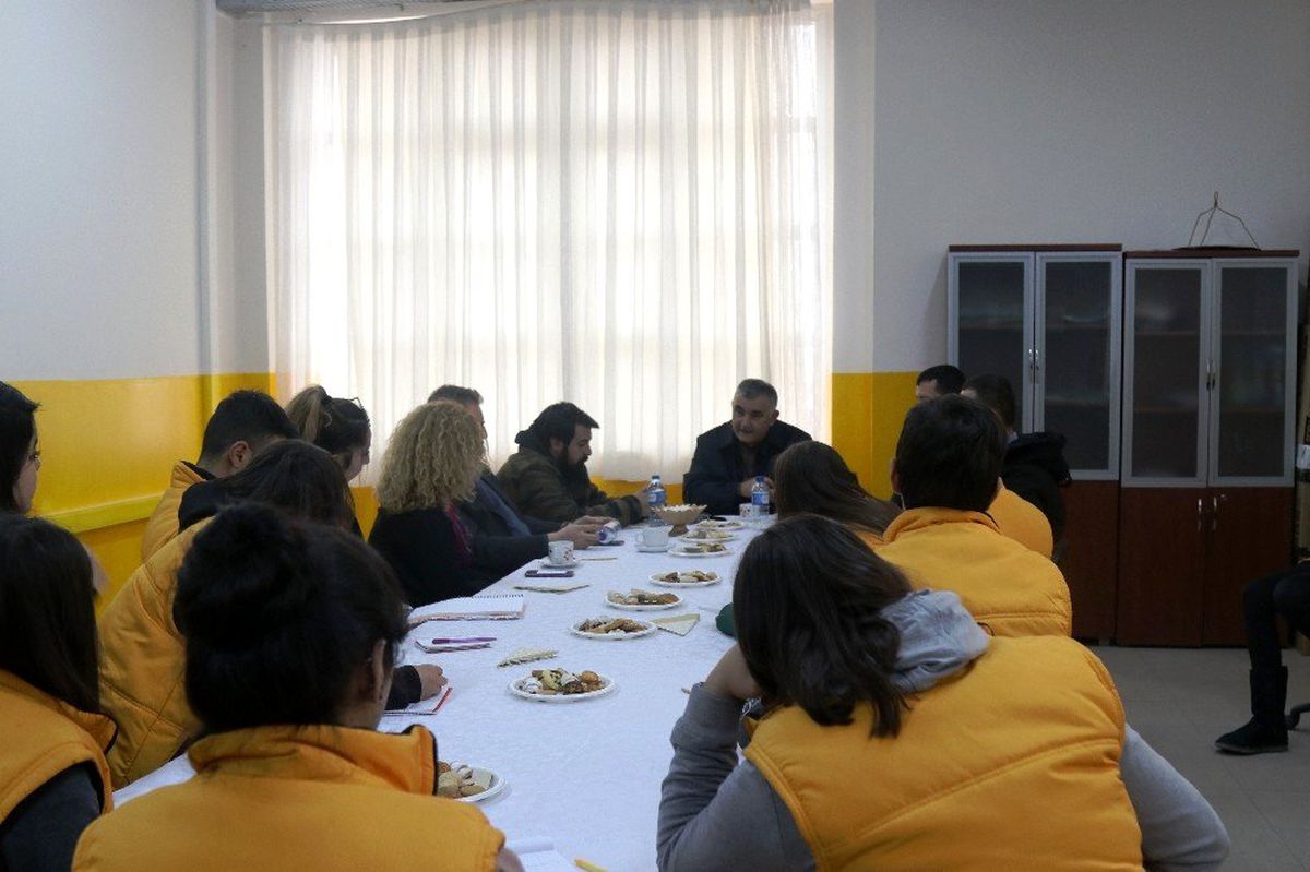 İHA\'dan genç liseli gazetecilere ziyaret