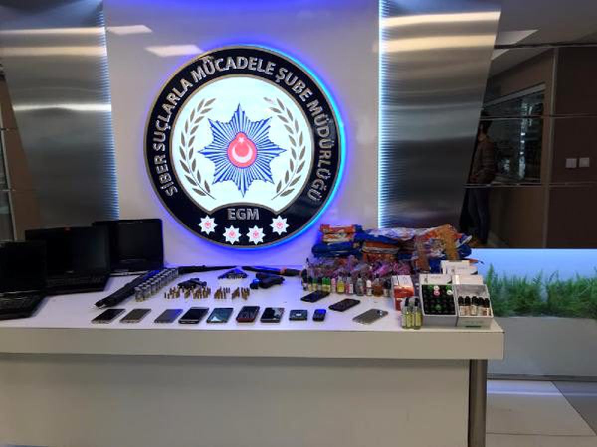 İstanbul\'da e- ticaret dolandırıcılarına operasyon kamerada