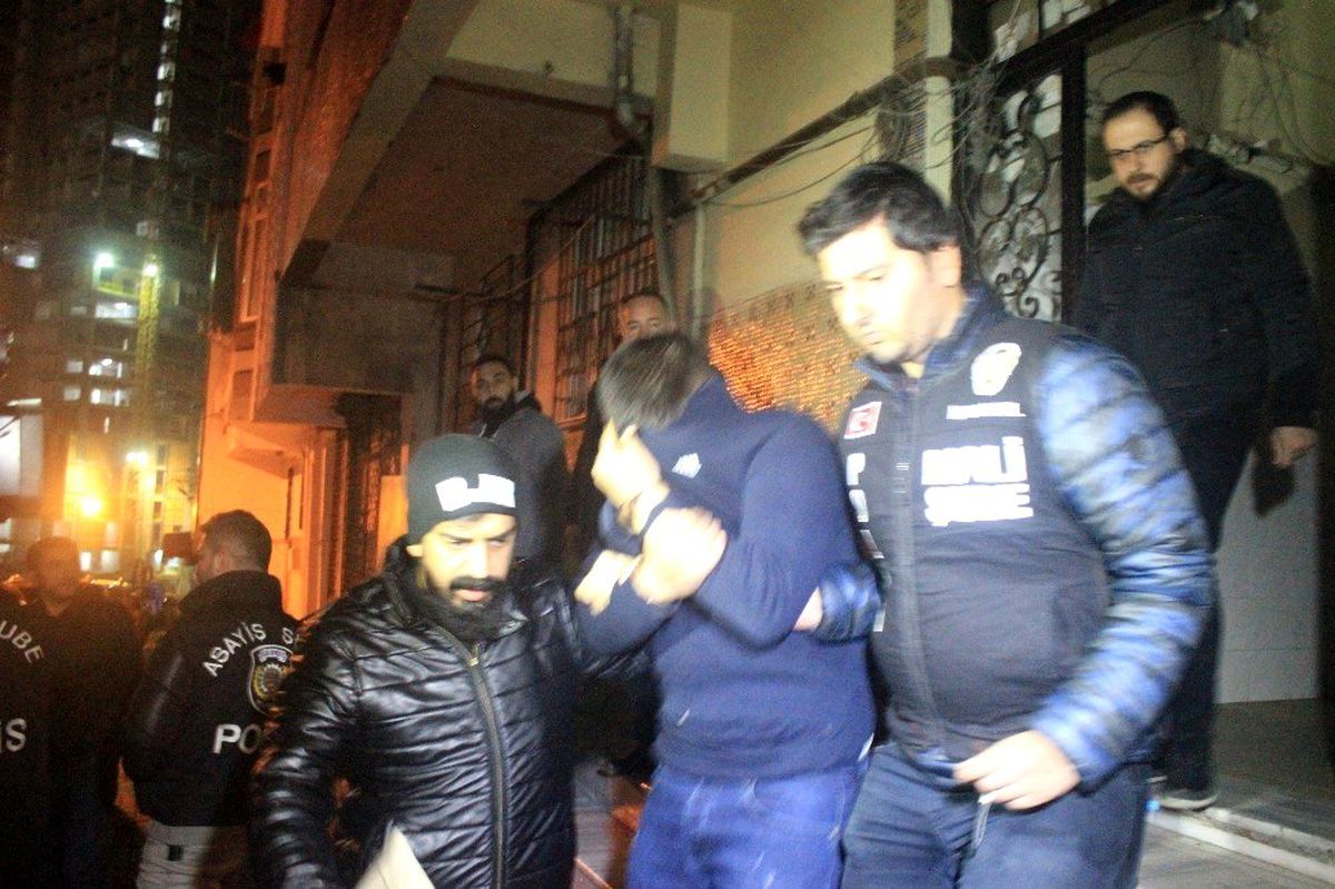 İstanbul merkezli yılbaşı öncesi dev \'sahte içki\' operasyonu: 200 ton sahte içki ele geçirildi