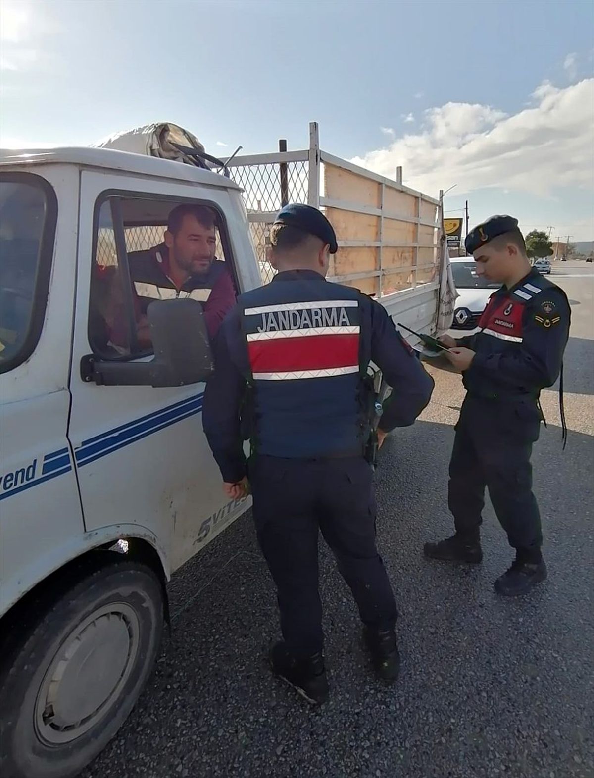 İzmir\'de jandarmadan huzur operasyonu
