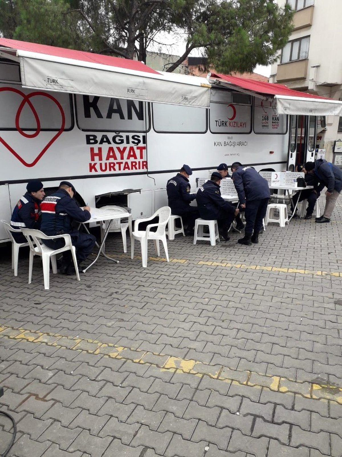 Jandarmadan Kızılay\'a kan bağışı