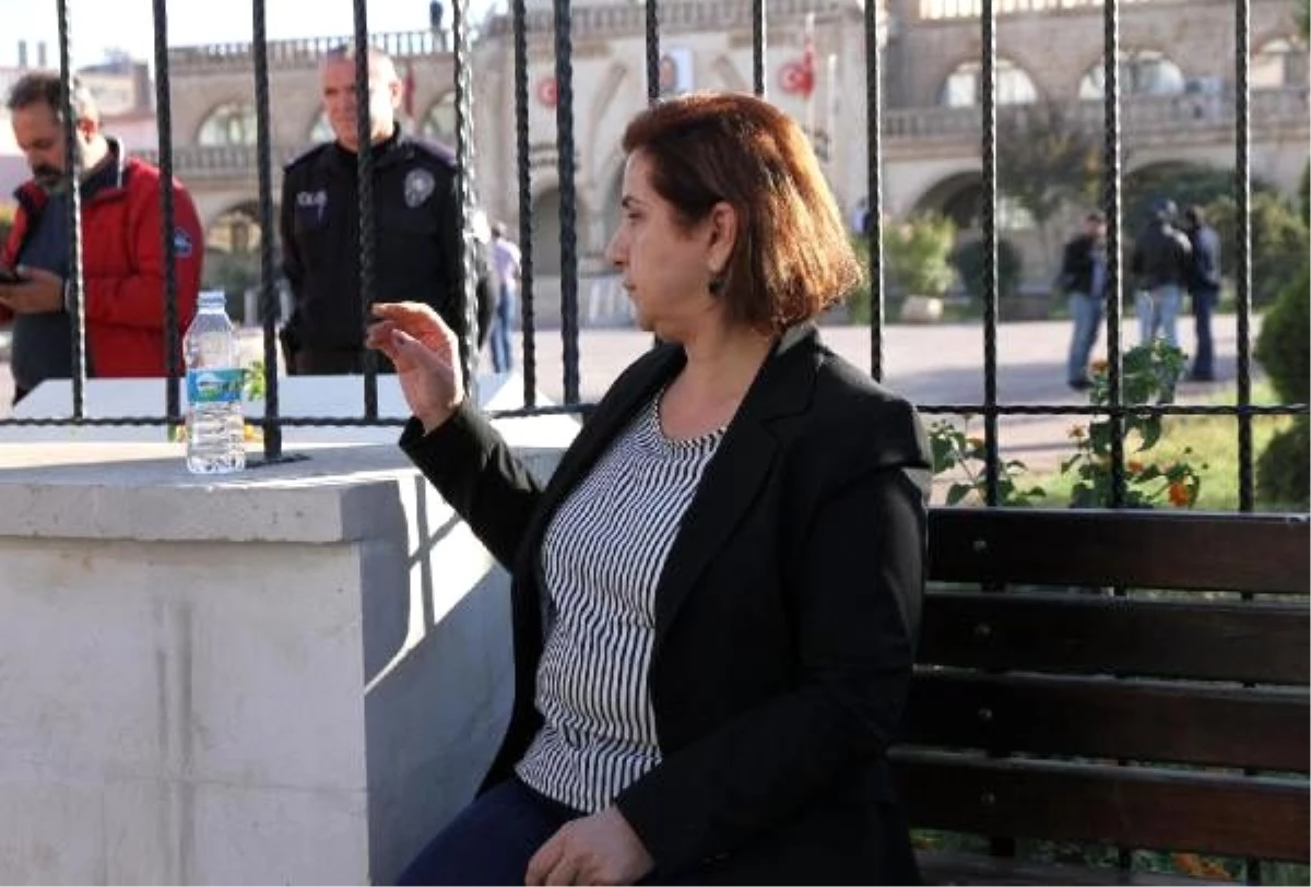 Kızıltepe\'de görevden alınan HDP\'li Yılmaz ile yardımcısına gözaltı