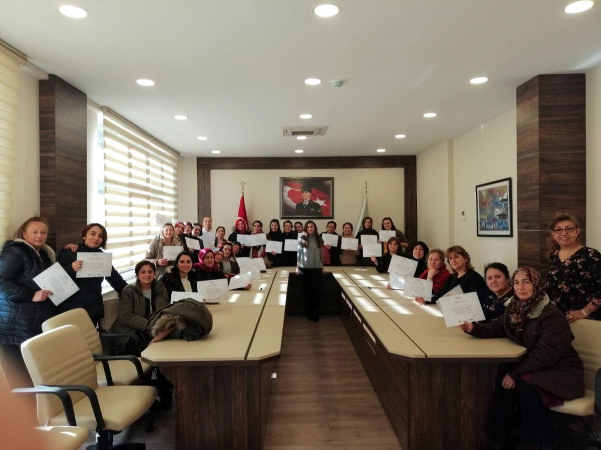 Kursiyerlere \'paramı yönetebiliyorum\' eğitimi