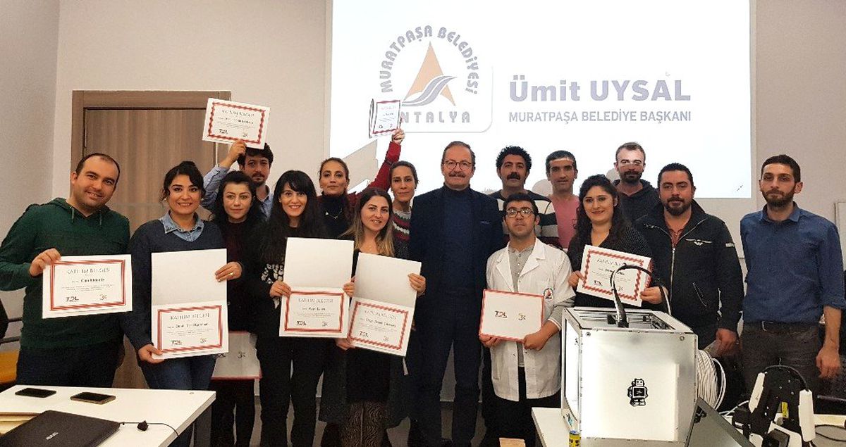 Öğretmenler sertifikalarını aldı