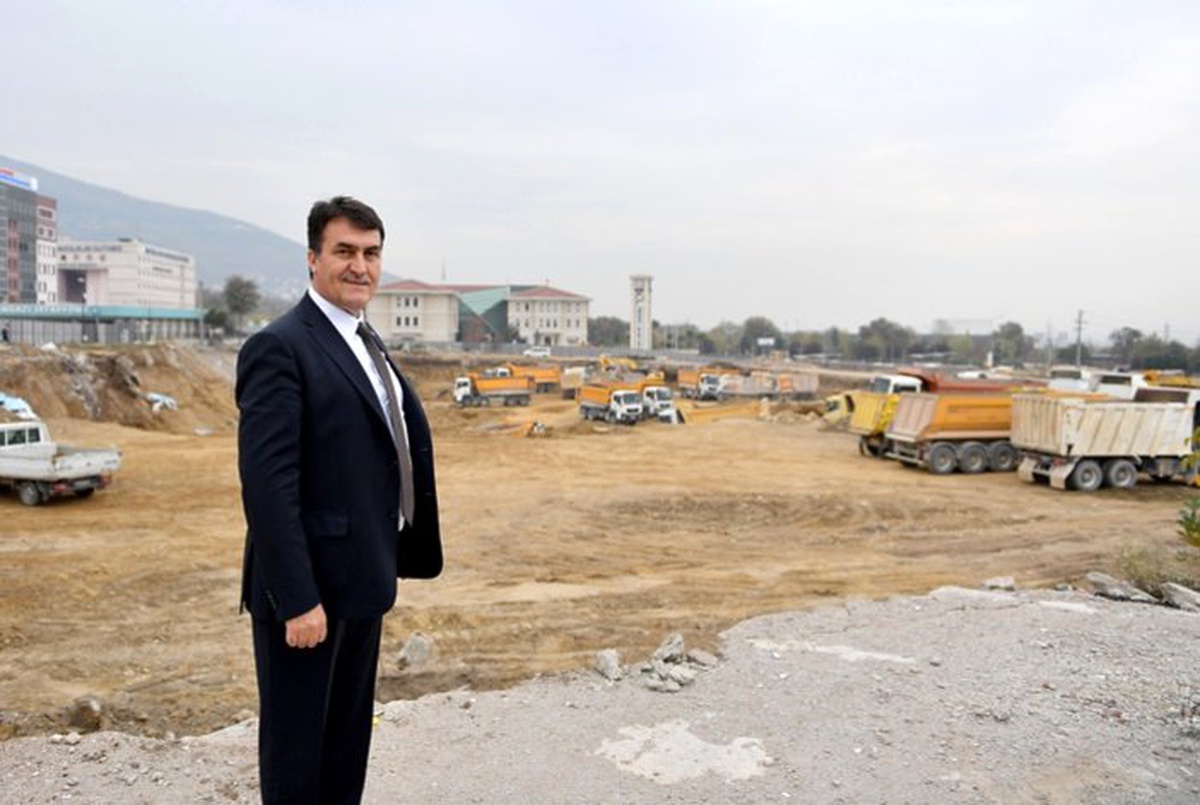 Meydanın 21 metre altına 2 bin araçlık otopark yapılacak