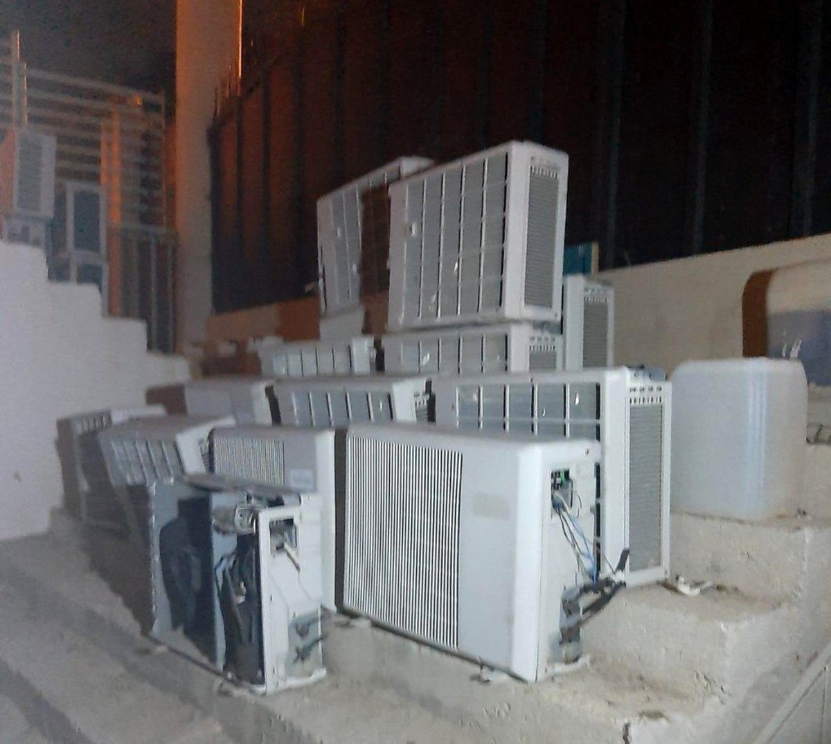 Otelden 23 adet klima çalan hırsızlar polisten kaçamadı