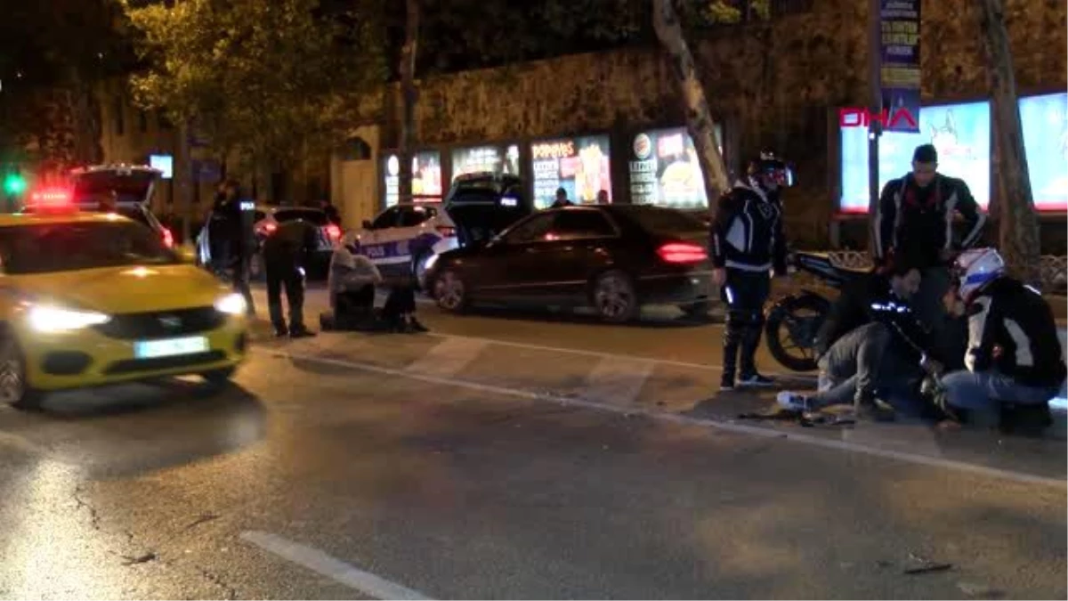 Polis aracına çarpan motosikletteki iki kişi yaralandı