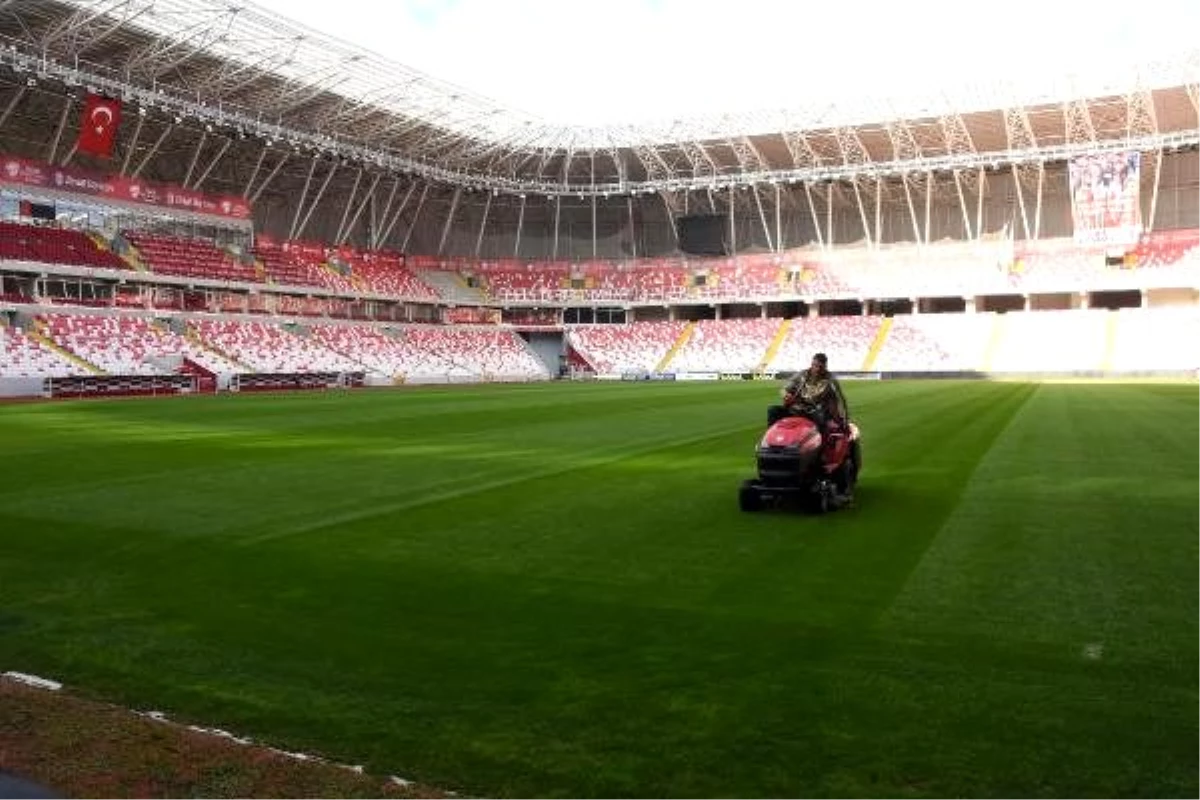 Sivas Yeni 4 Eylül Stadı, Fenerbahçe maçına hazırlanıyor