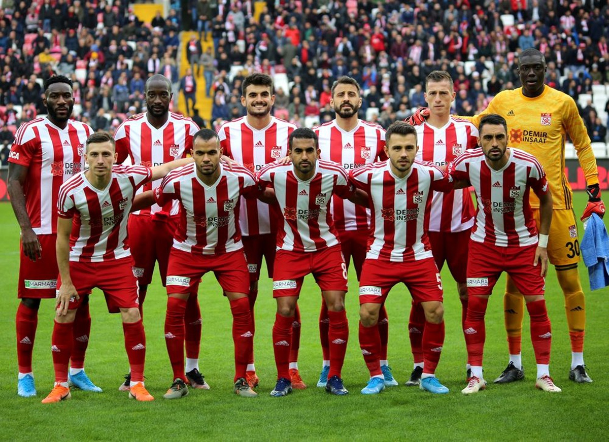 Sivasspor\'da 4 futbolcu sarı kart sınırında
