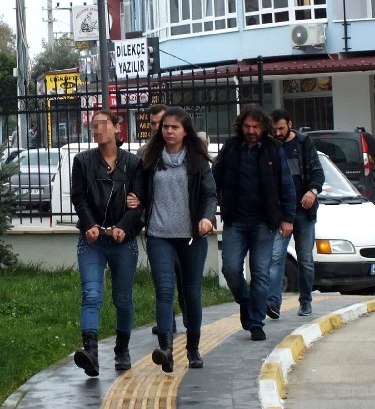 Tecavüz iddiasıyla üvey babasını öldüren kadına 15 yıl hapis