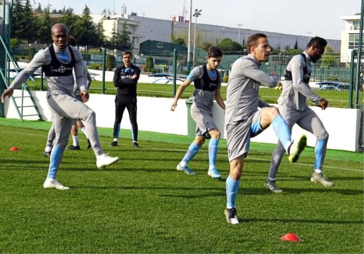 Trabzonspor\'da Basel\'e götürülmeyen oyuncular dayanıklılık çalıştı