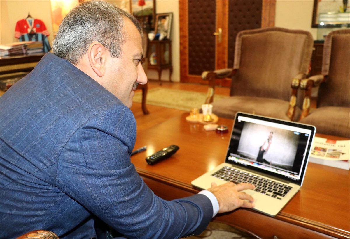 Tunceli Valisi Sonel, AA\'nın "Yılın Fotoğrafları" oylamasına katıldı