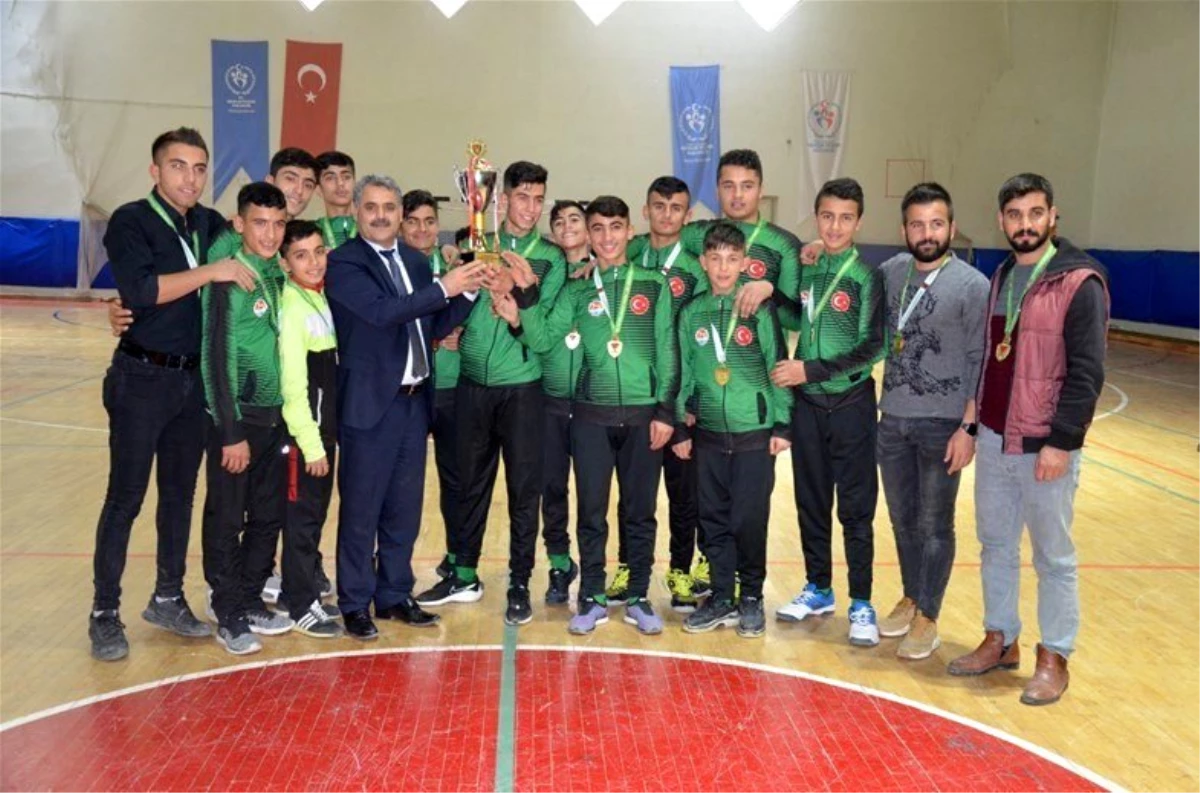 Türkiye Salon Hokeyi Şampiyonası\'nda dereceye girenler belli oldu