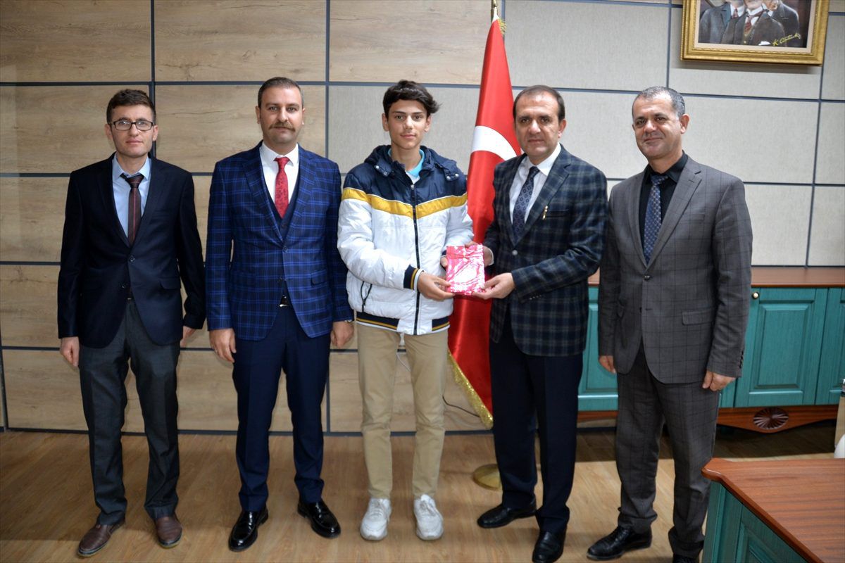 Türkiye üçüncüsü lise öğrencisinden İl Milli Eğitim Müdürlüğüne ziyaret