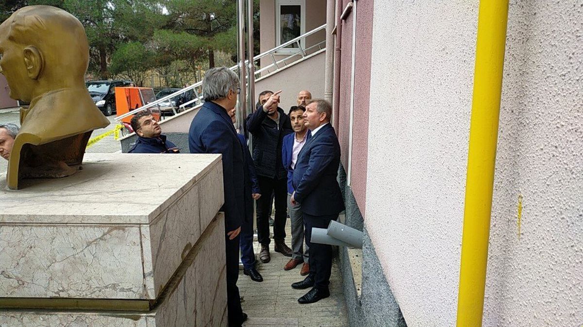 Vali Çiftçi: "103 öğrenci hastaneye kaldırıldı"