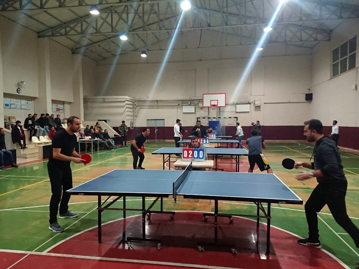 Varto\'da Öğretmenler Arası Masa Tenisi Turnuvası