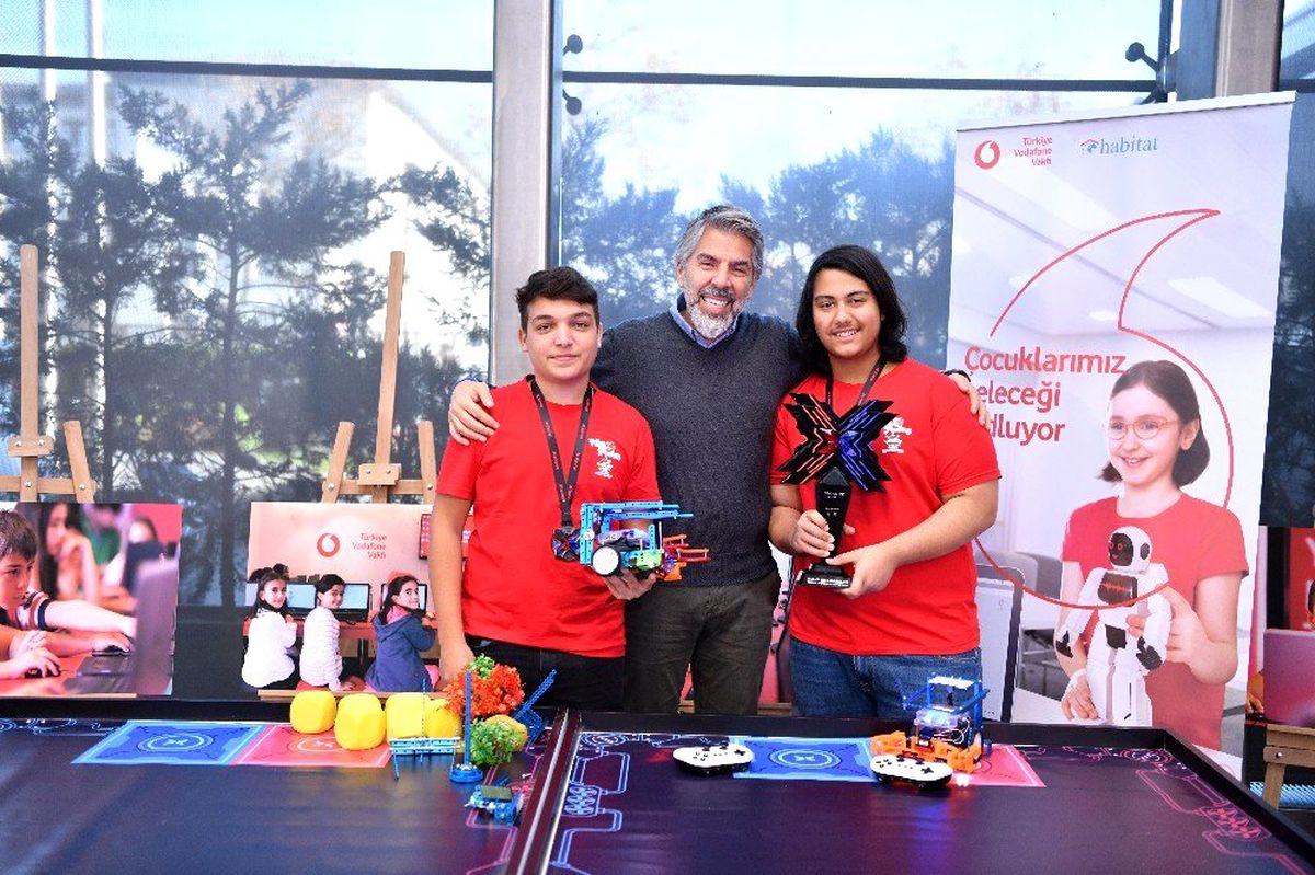 \'Yarını Kodlayanlar\' projesi katılımcıları dünya şampiyonu oldu