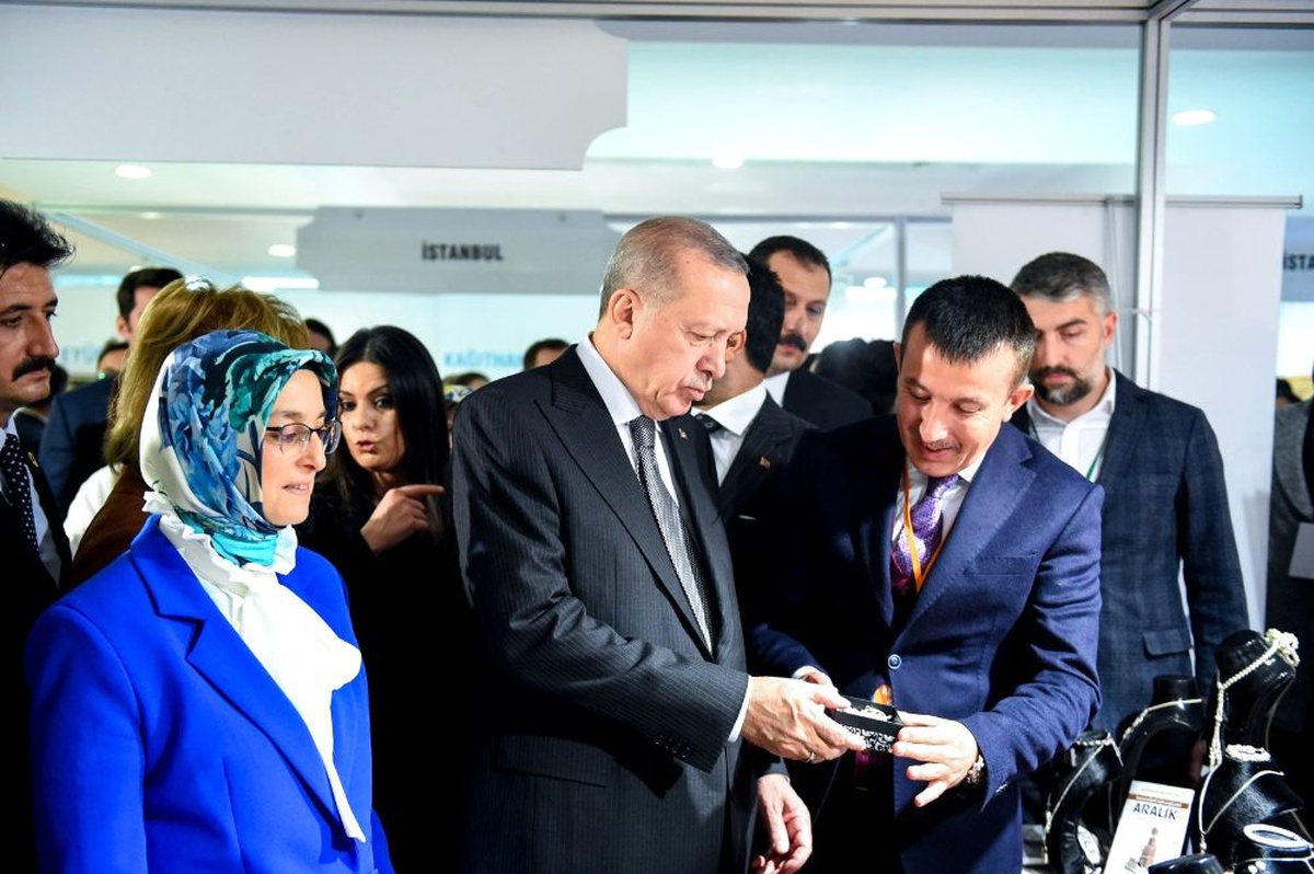 Yerel Yönetimlerde 6. Kadın Şurası\'nda Altındağ standını ziyaret etti