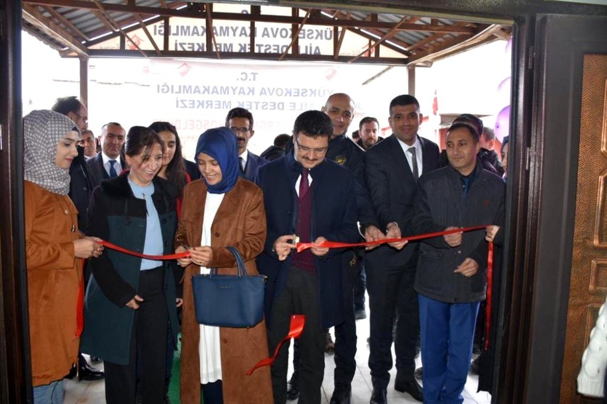 Yüksekovalı kadınlardan yılsonu sergisi