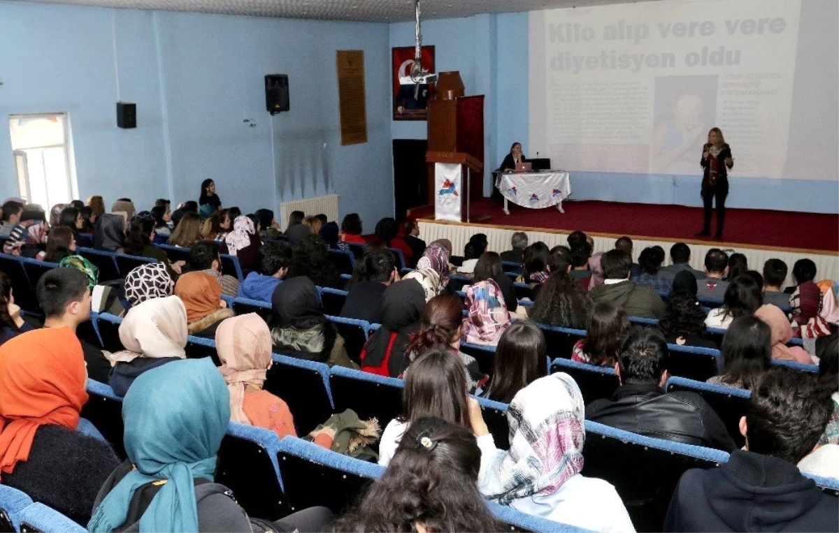 Ağrı İbrahim Çeçen Üniversitesi\'nde "Sosyal Medya\'nın obezite üzerine etkileri" konferansı...