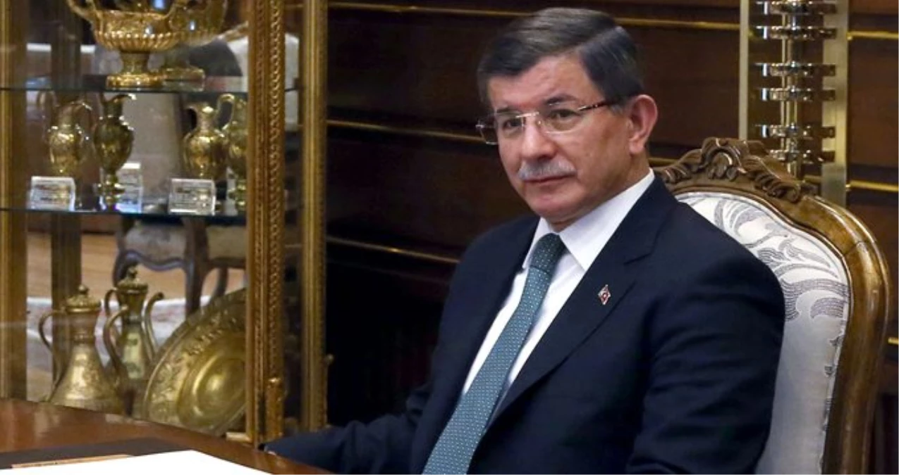 Ahmet Davutoğlu\'nun partisinden diğer partilere emojili mesaj