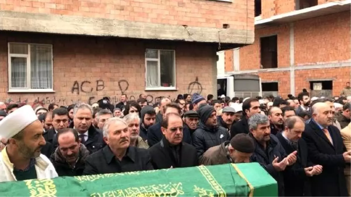 Aşık olduğu temizlik görevlisi kadını başkasıyla evleneceği için öldürmüş