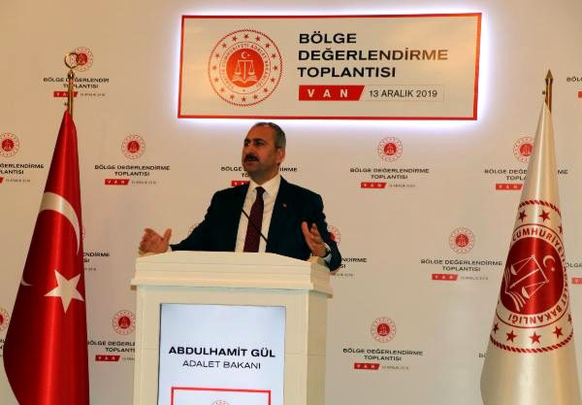 Bakan Gül: Değil ByLock, dumanla haberleşseler bu mücadeleyi sürdüreceğiz