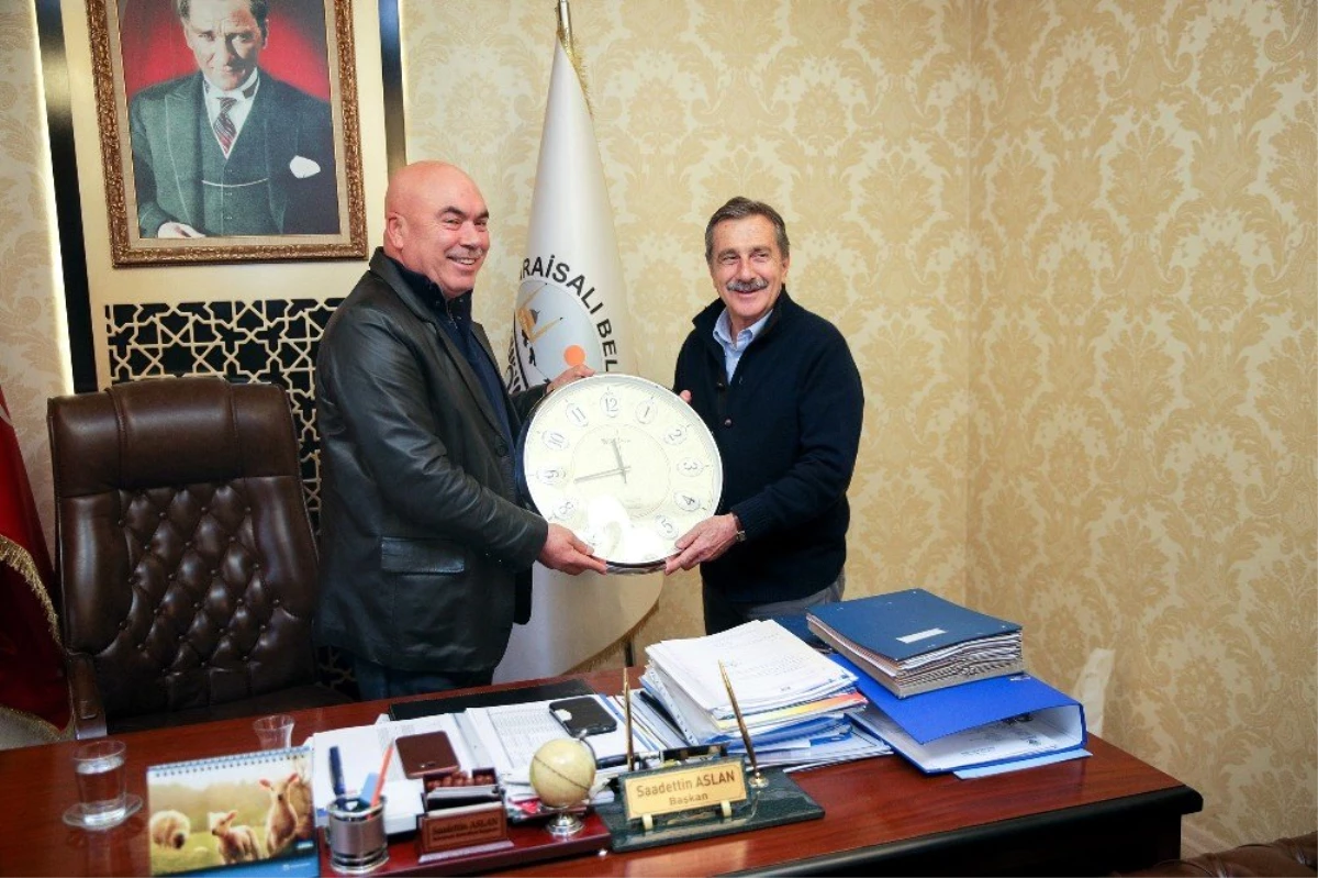 Başkan Ataç\'tan Karaisalı Belediyesi\'ne ziyaret