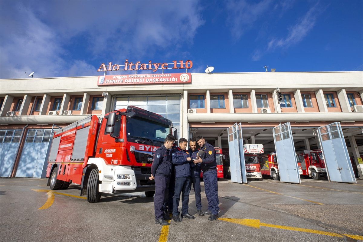 Başkent itfaiyesi, AA\'nın "Yılın Fotoğrafları" oylamasına katıldı