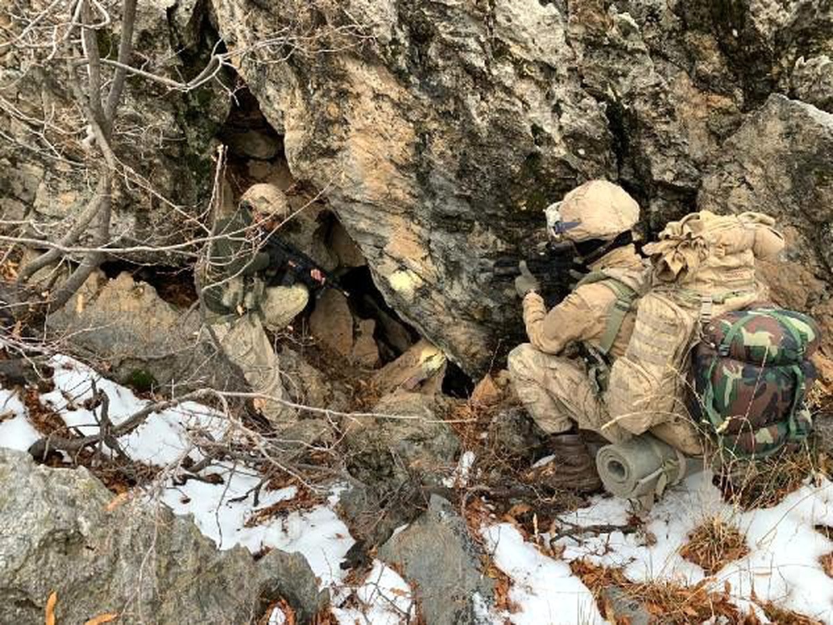 Baykan\'da PKK\'lı teröristlerin 9 sığınağı kullanılamaz hale getirildi