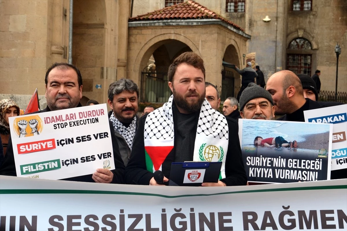 Çin\'in Doğu Türkistan\'daki hak ihlalleri Kütahya\'da protesto edildi