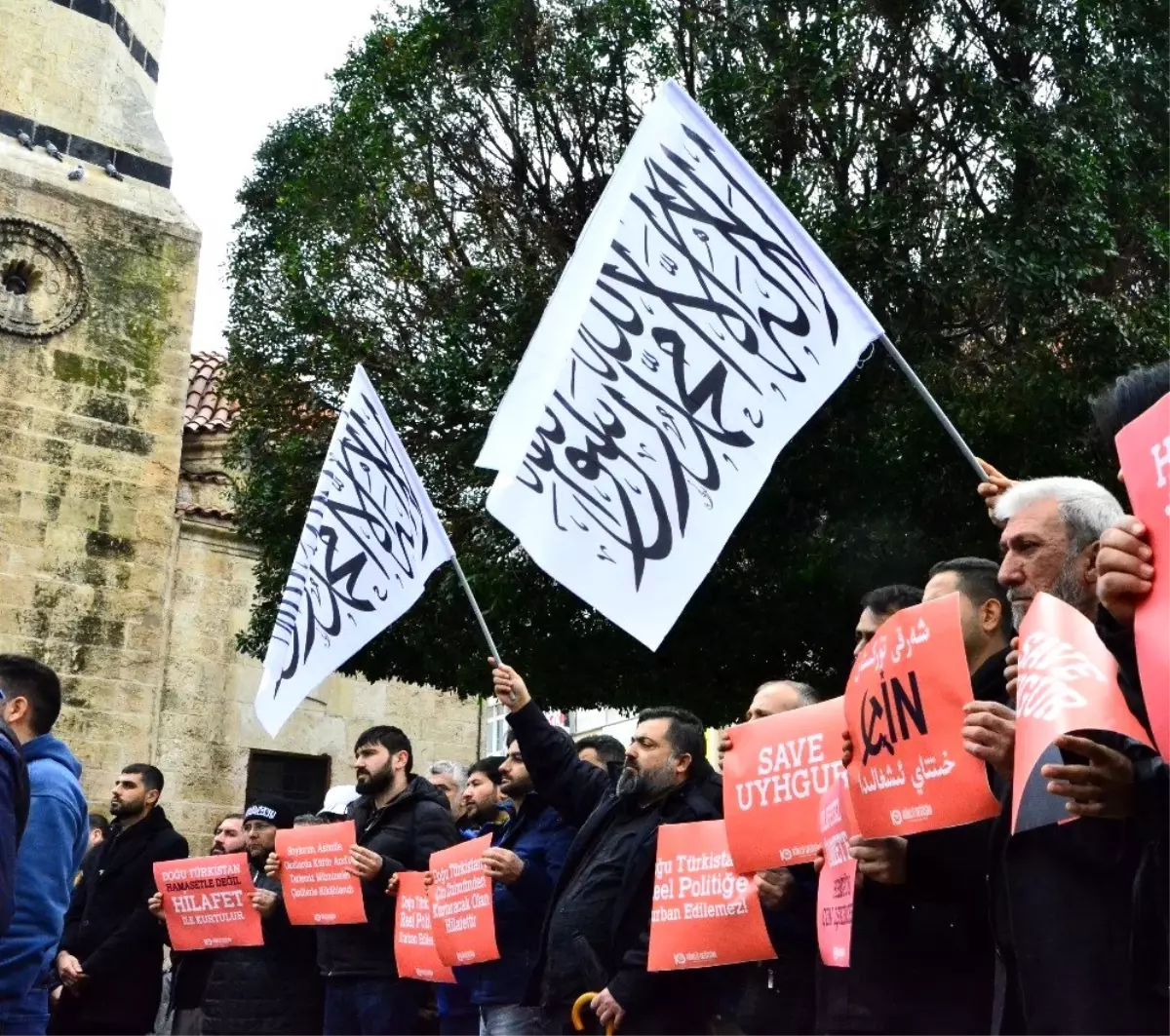 Doğu Türkistan\'da yaşanan zulüm protesto edildi